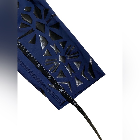 Beyond Yoga | medium navy and black Calico leggings - Picture 2 of 6